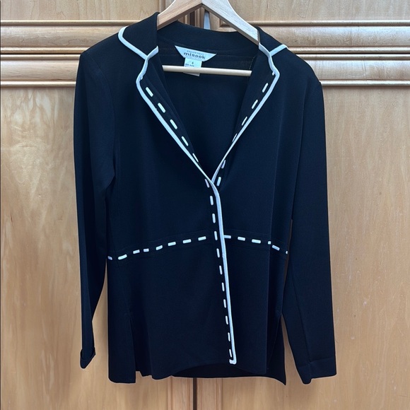Misook Black Women's Top with White Trim like new - Picture 1 of 5